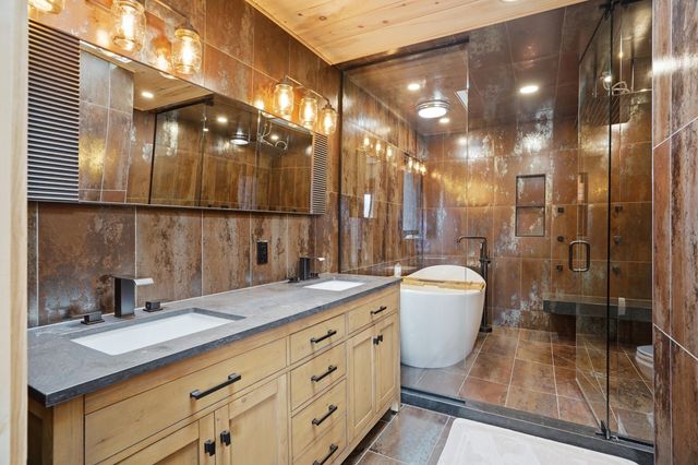 3501 AUGUSTA DR, Columbia, MO 65203