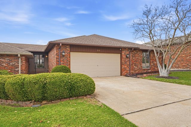 3501 AUGUSTA DR, Columbia, MO 65203