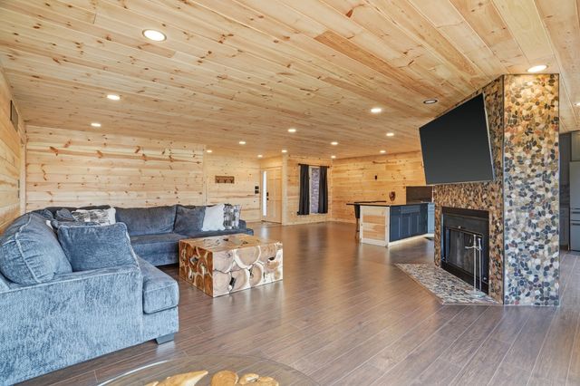 3501 AUGUSTA DR, Columbia, MO 65203