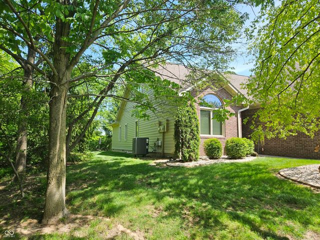 1755 Walnut Trace, Greenfield, IN 46140