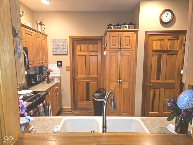 1755 Walnut Trace, Greenfield, IN 46140