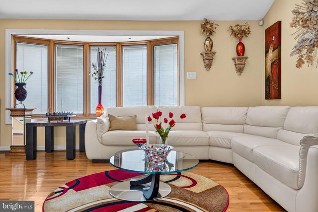 207 SANDRINGHAM RD, Cherry Hill, NJ 08003
