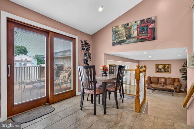 207 SANDRINGHAM RD, Cherry Hill, NJ 08003