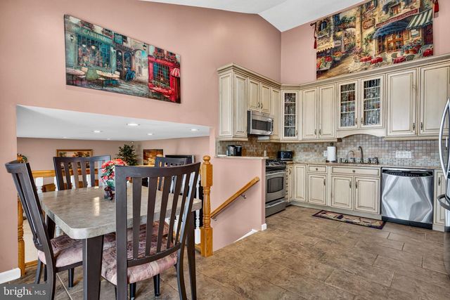 207 SANDRINGHAM RD, Cherry Hill, NJ 08003