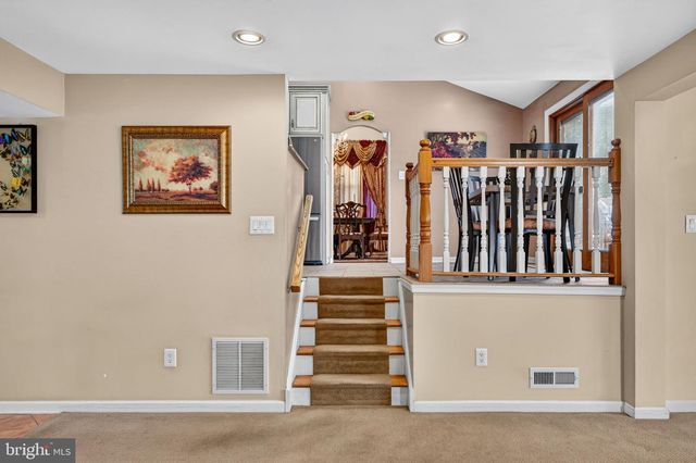 207 SANDRINGHAM RD, Cherry Hill, NJ 08003