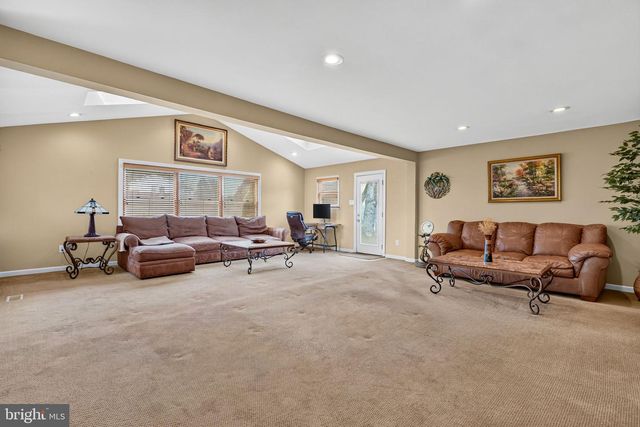 207 SANDRINGHAM RD, Cherry Hill, NJ 08003