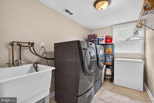 207 SANDRINGHAM RD, Cherry Hill, NJ 08003