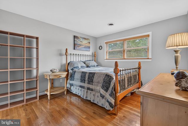 207 SANDRINGHAM RD, Cherry Hill, NJ 08003