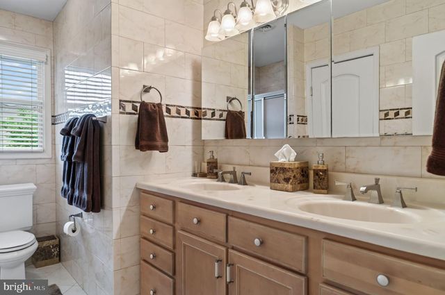 207 SANDRINGHAM RD, Cherry Hill, NJ 08003