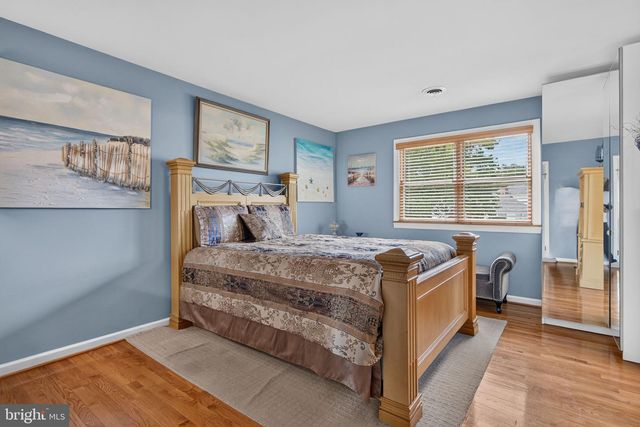 207 SANDRINGHAM RD, Cherry Hill, NJ 08003
