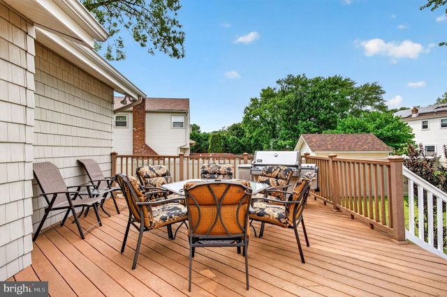 207 SANDRINGHAM RD, Cherry Hill, NJ 08003