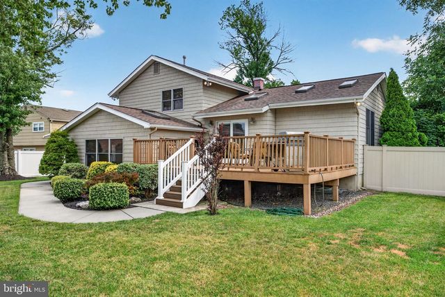 207 SANDRINGHAM RD, Cherry Hill, NJ 08003
