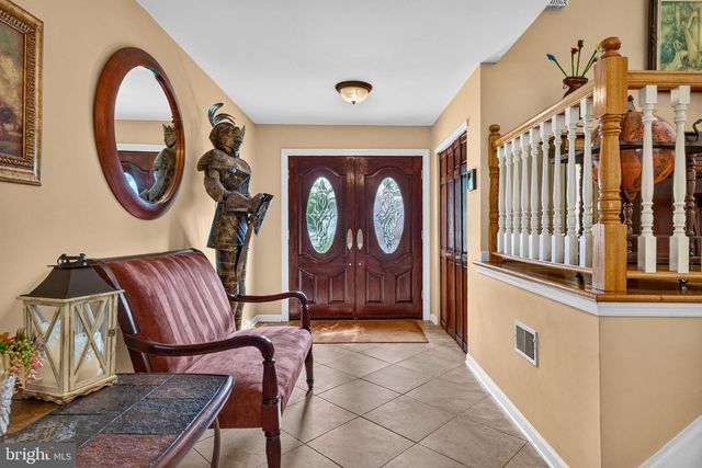 207 SANDRINGHAM RD, Cherry Hill, NJ 08003