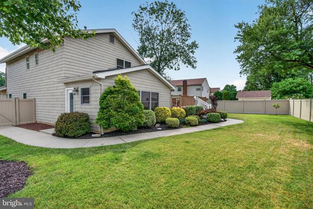 207 SANDRINGHAM RD, Cherry Hill, NJ 08003