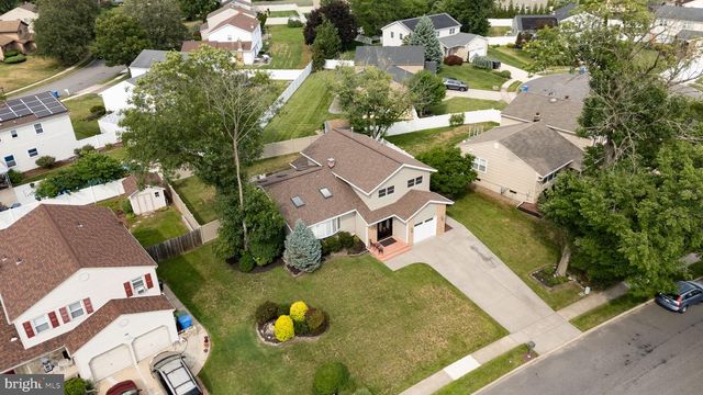 207 SANDRINGHAM RD, Cherry Hill, NJ 08003