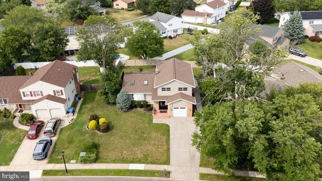 207 SANDRINGHAM RD, Cherry Hill, NJ 08003