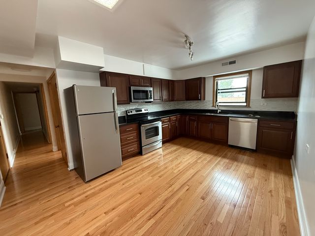 6304 N Cicero Avenue 2, Chicago, IL 60646