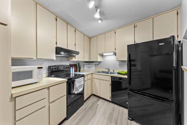 2485 Canabury Drive 212, Little Canada, MN 55117