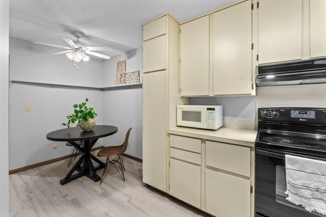 2485 Canabury Drive 212, Little Canada, MN 55117