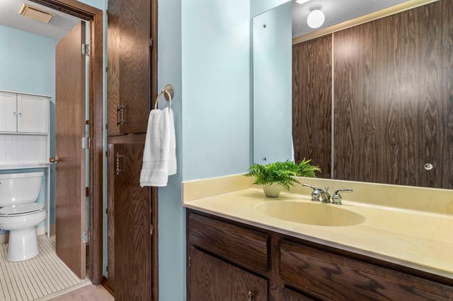 2485 Canabury Drive 212, Little Canada, MN 55117