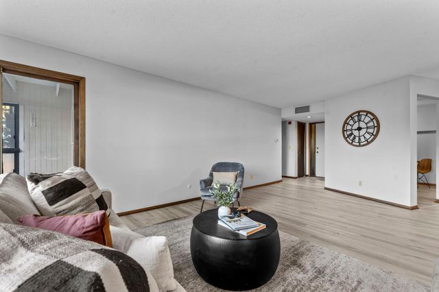 2485 Canabury Drive 212, Little Canada, MN 55117