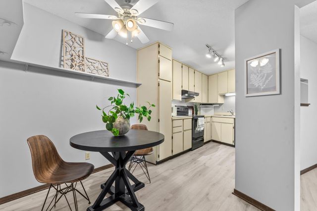 2485 Canabury Drive 212, Little Canada, MN 55117