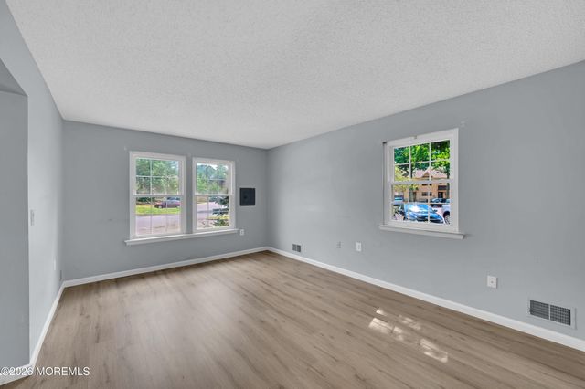 500 Begonia Court, Jackson, NJ 08527