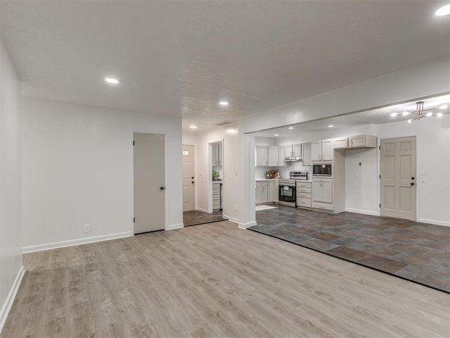1631 Oakwood Drive, Norman, OK 73069