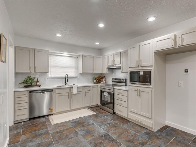 1631 Oakwood Drive, Norman, OK 73069