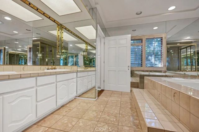 5504 Donna Avenue, Tarzana, CA 91356