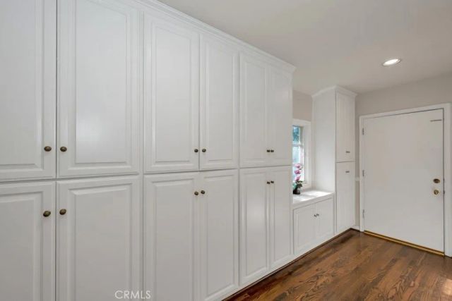 5504 Donna Avenue, Tarzana, CA 91356