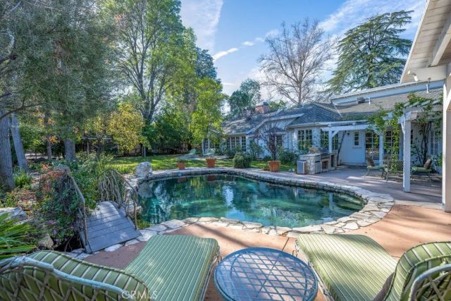 5504 Donna Avenue, Tarzana, CA 91356