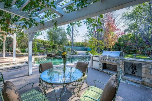 5504 Donna Avenue, Tarzana, CA 91356