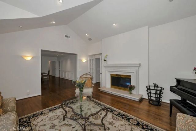 5504 Donna Avenue, Tarzana, CA 91356