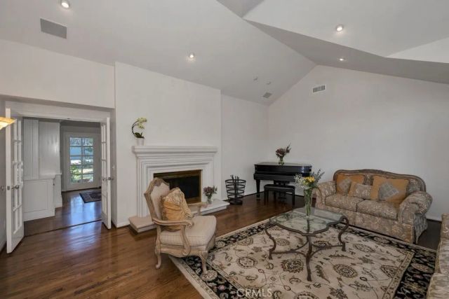 5504 Donna Avenue, Tarzana, CA 91356