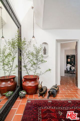3351 N Knoll Drive, Los Angeles, CA 90068