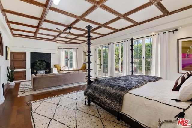 3351 N Knoll Drive, Los Angeles, CA 90068