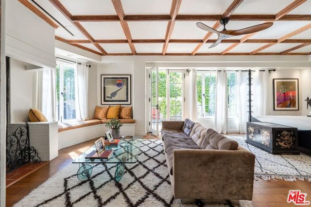3351 N Knoll Drive, Los Angeles, CA 90068