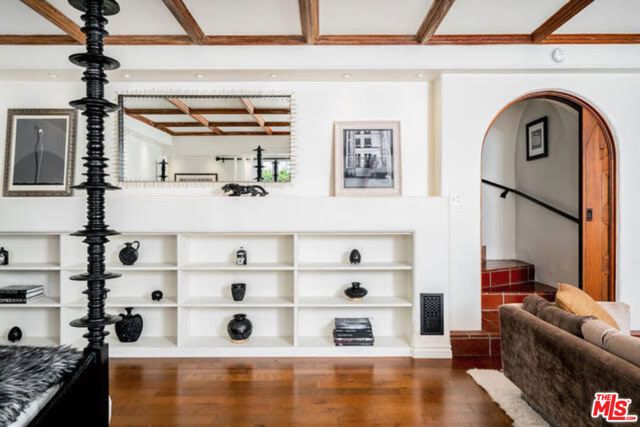 3351 N Knoll Drive, Los Angeles, CA 90068