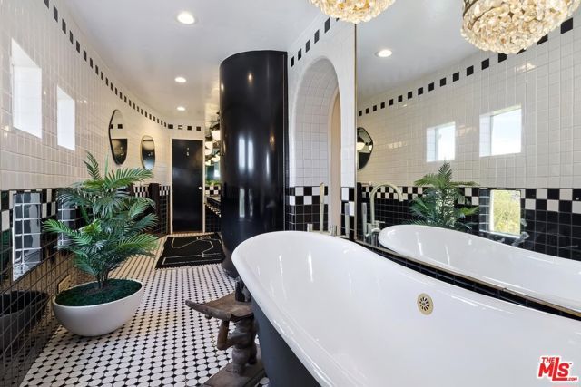 3351 N Knoll Drive, Los Angeles, CA 90068