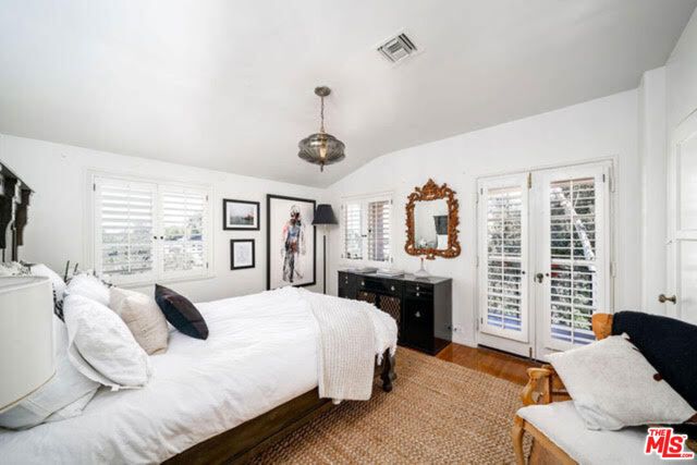 3351 N Knoll Drive, Los Angeles, CA 90068