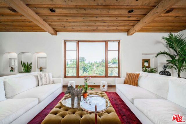 3351 N Knoll Drive, Los Angeles, CA 90068
