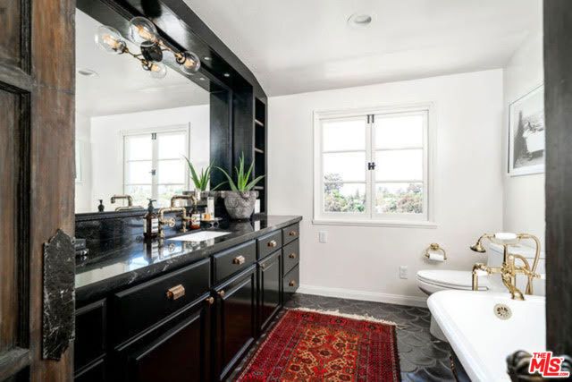 3351 N Knoll Drive, Los Angeles, CA 90068