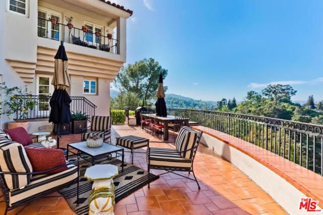 3351 N Knoll Drive, Los Angeles, CA 90068