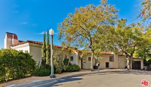 3351 N Knoll Drive, Los Angeles, CA 90068