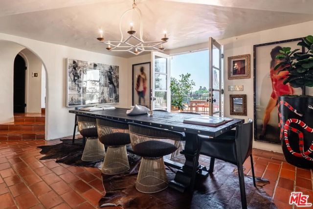 3351 N Knoll Drive, Los Angeles, CA 90068