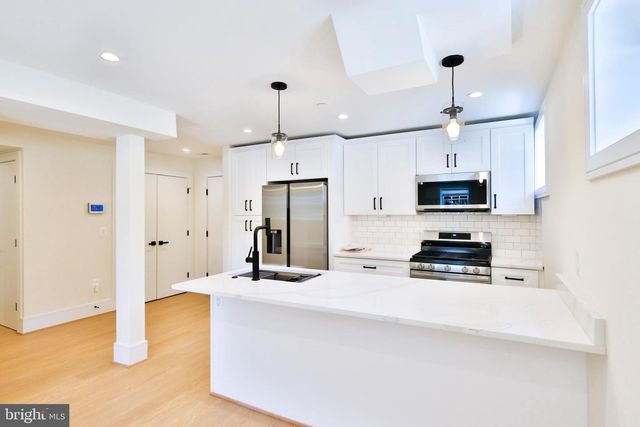 221 S ALFRED ST #1B, Alexandria, VA 22314