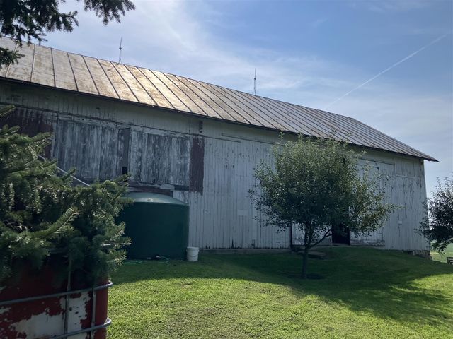 3440 W Bacon Road, Hillsdale, MI 49242