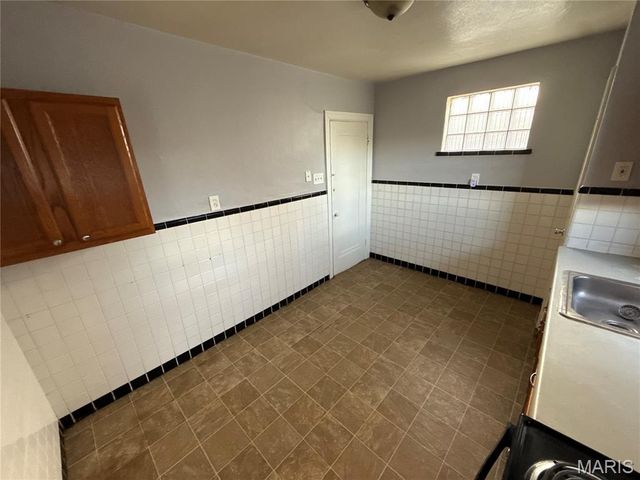 8841 Jennings Station Road, Jennings, MO 63136