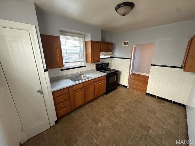 8841 Jennings Station Road, Jennings, MO 63136